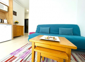 Bella Vista Studio with Balcony